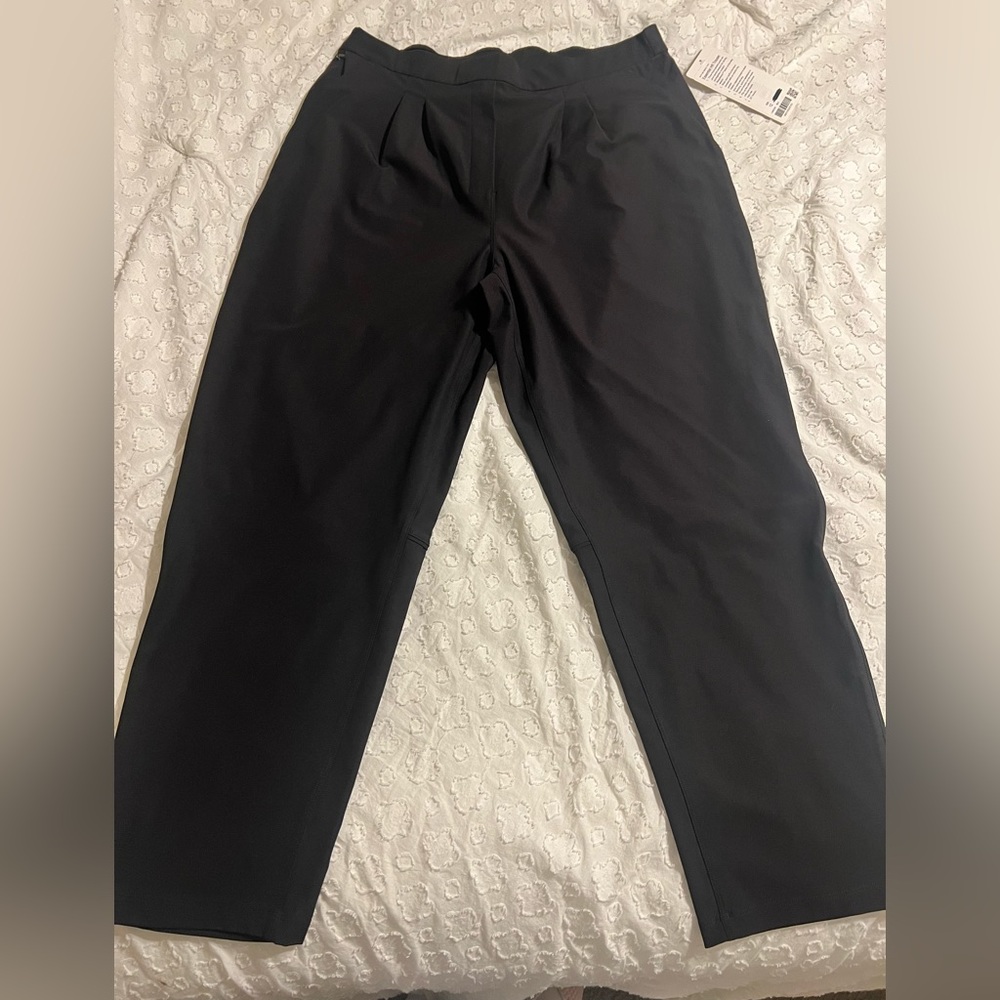 Lululemon Essential HR Trouser. Black size 12. New with tags